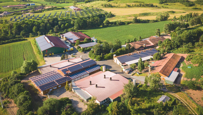 Luftaufnahme des Mustergeflügelhofs